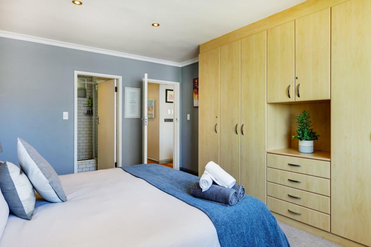 Apartment Backup-powered Bantry Bay View 2 Bed *